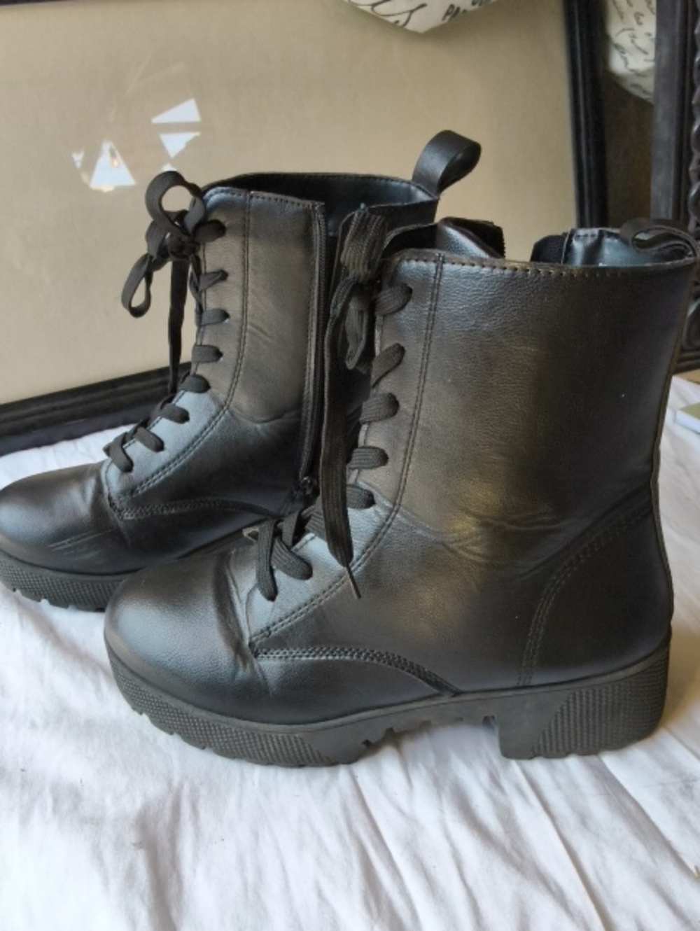 Black Lace-Up Platform Ankle Boots - Women 10 - Picture 6 of 6